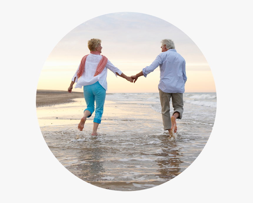 Happy Senior Couple Walking Together On A Beach - Fatores Associados A Um Estilo De Vida Saudável, HD Png Download, Free Download